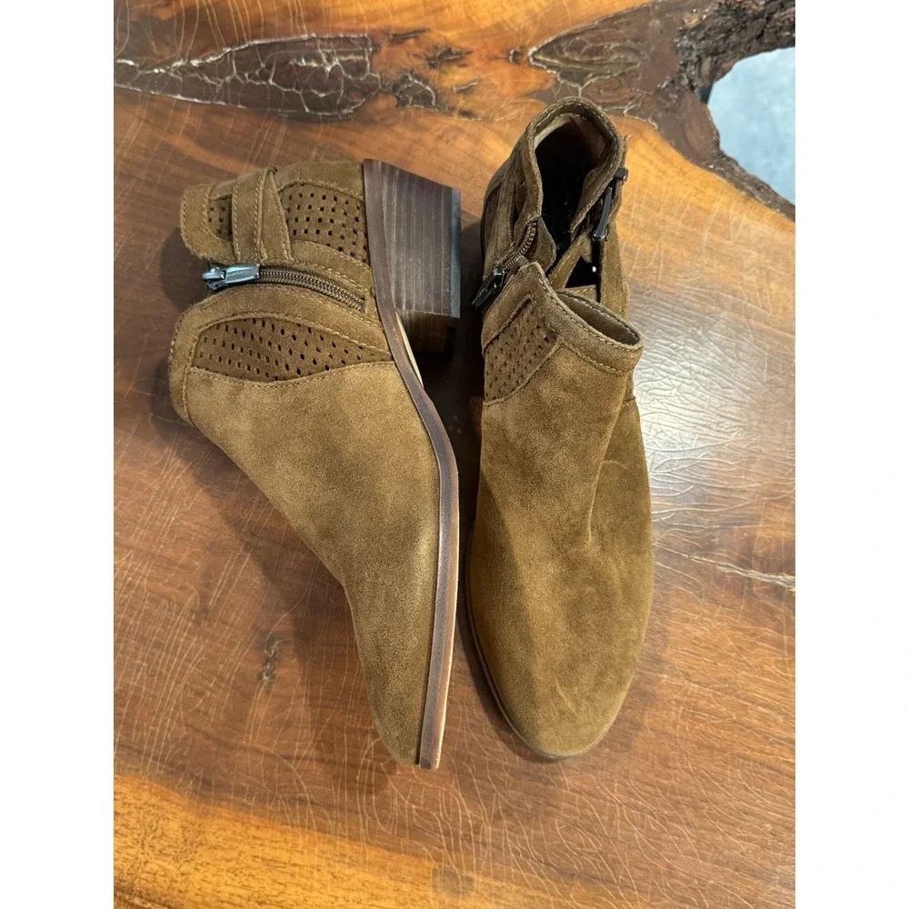 Vince Camuto‎ Suede Ankle Boots 11M/41 Brown NIB China